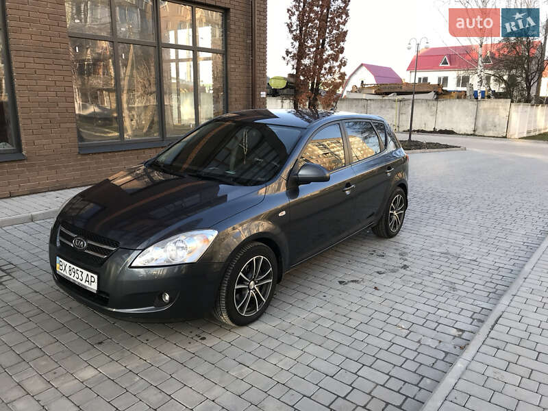 Kia Ceed (2007)