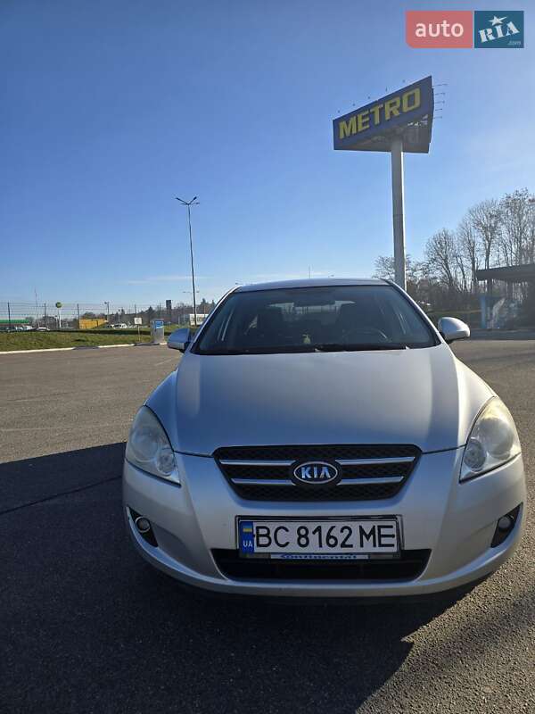 Kia Ceed (2007)