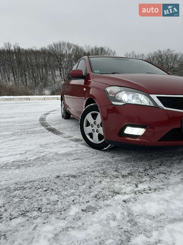 Kia Ceed (2010)