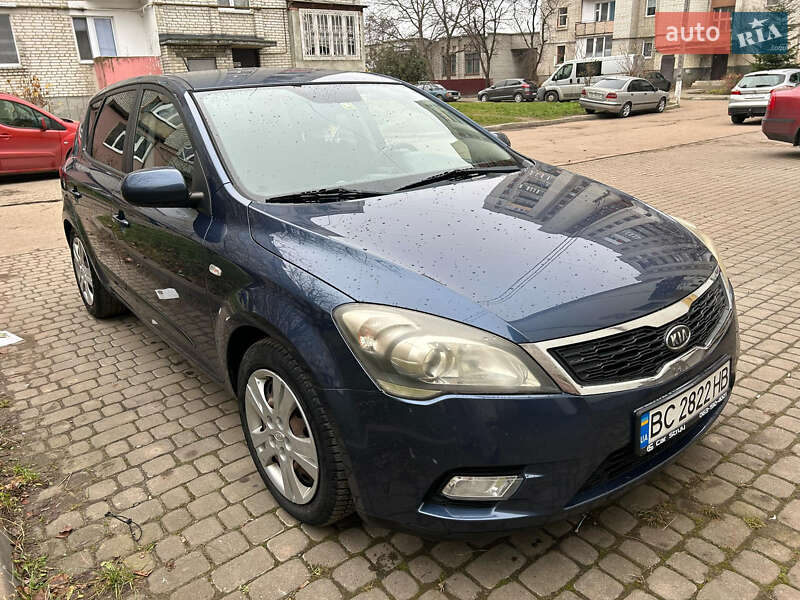 Kia Ceed (2011)
