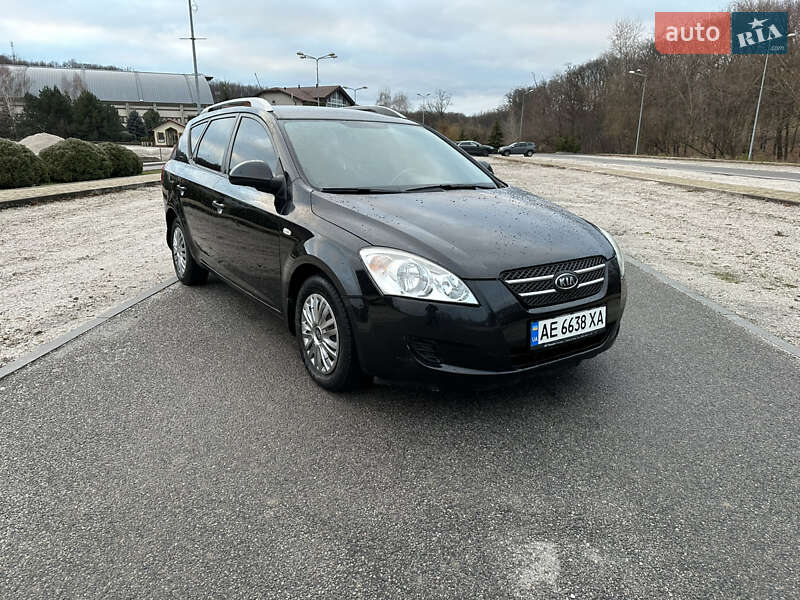 Kia Ceed (2008)