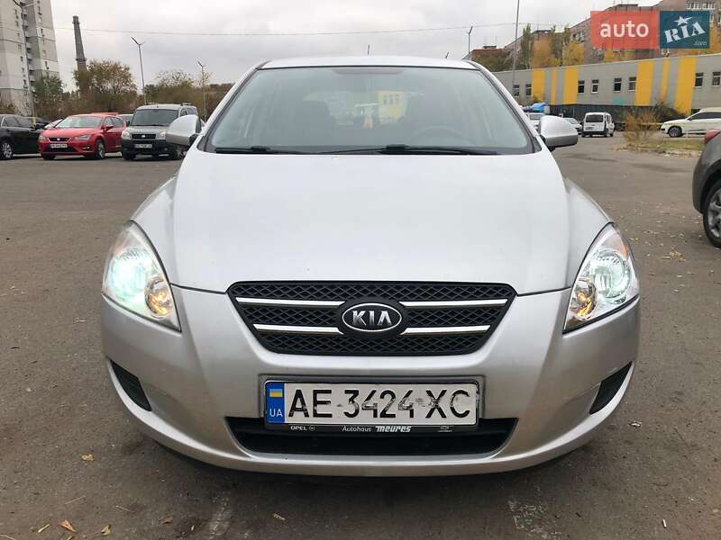 Kia Ceed (2007)