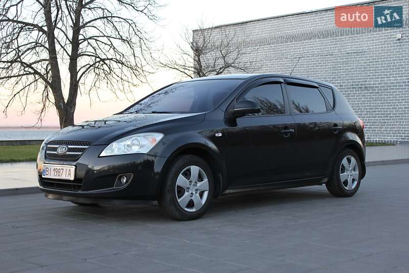 Kia Ceed (2008)