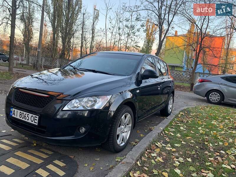 Kia Ceed (2008)