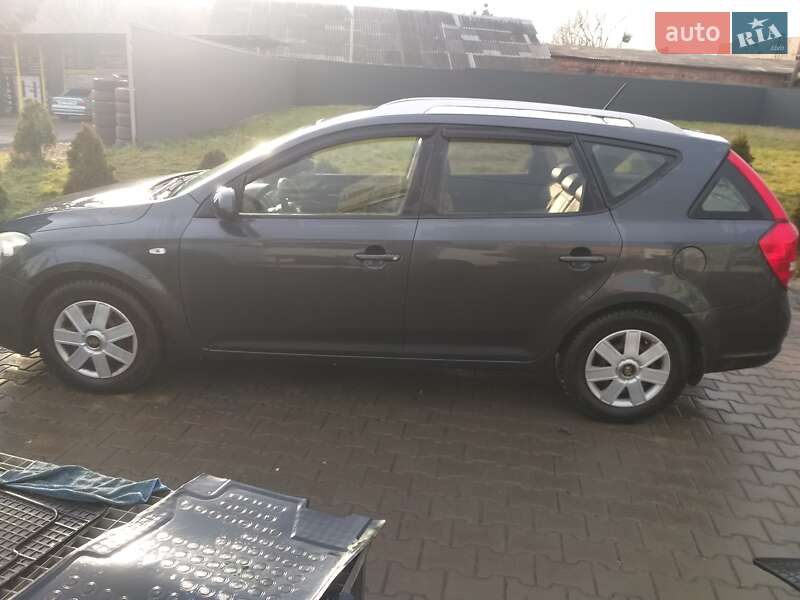 Kia Ceed (2011)