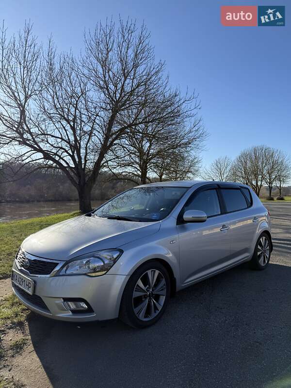 Kia Ceed (2010)
