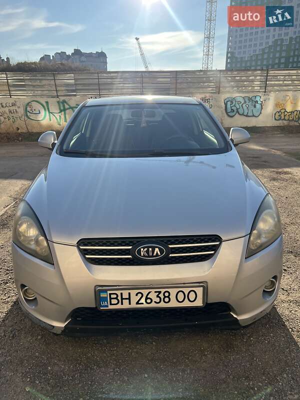 Kia Ceed (2008)
