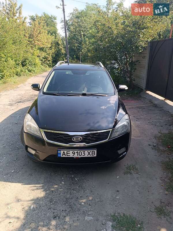 Kia Ceed (2010)