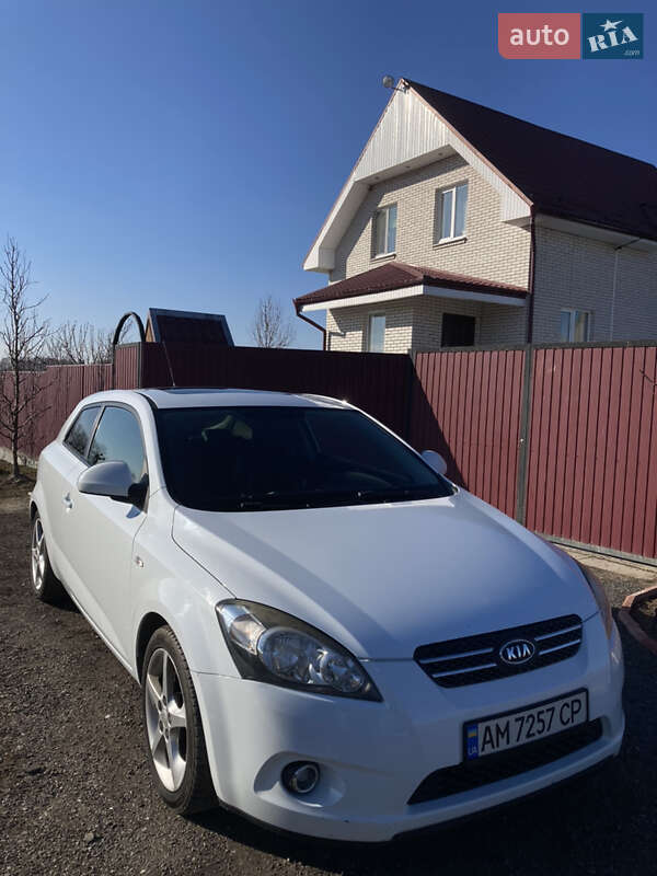 Kia Ceed (2008)