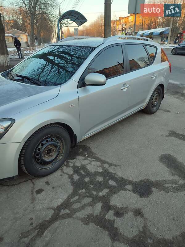 Kia Ceed (2010)