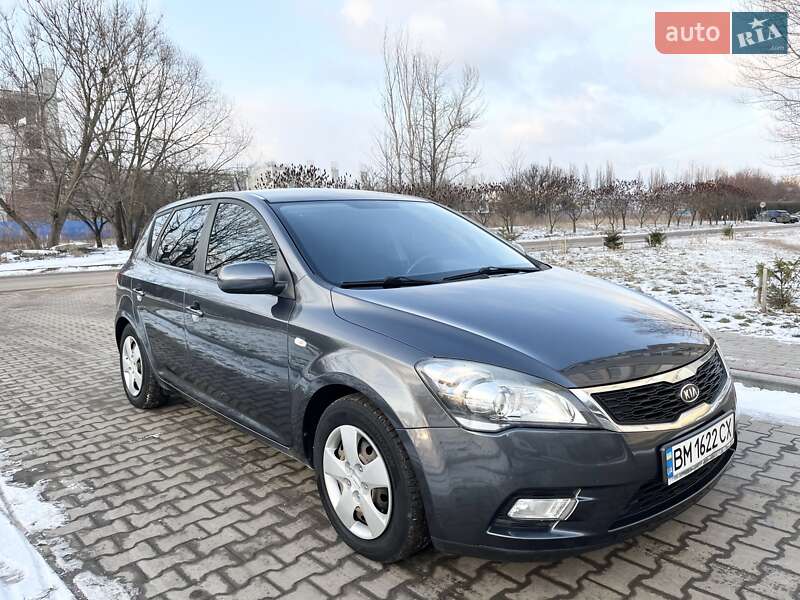 Kia Ceed (2010)