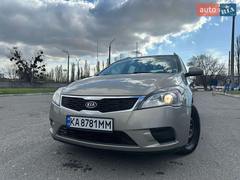 Kia Ceed (2010)