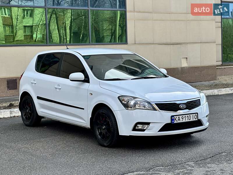 Kia Ceed (2010)