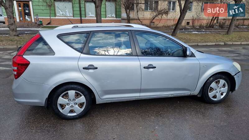 Kia Ceed (2008)