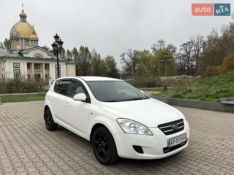 Kia Ceed (2007)