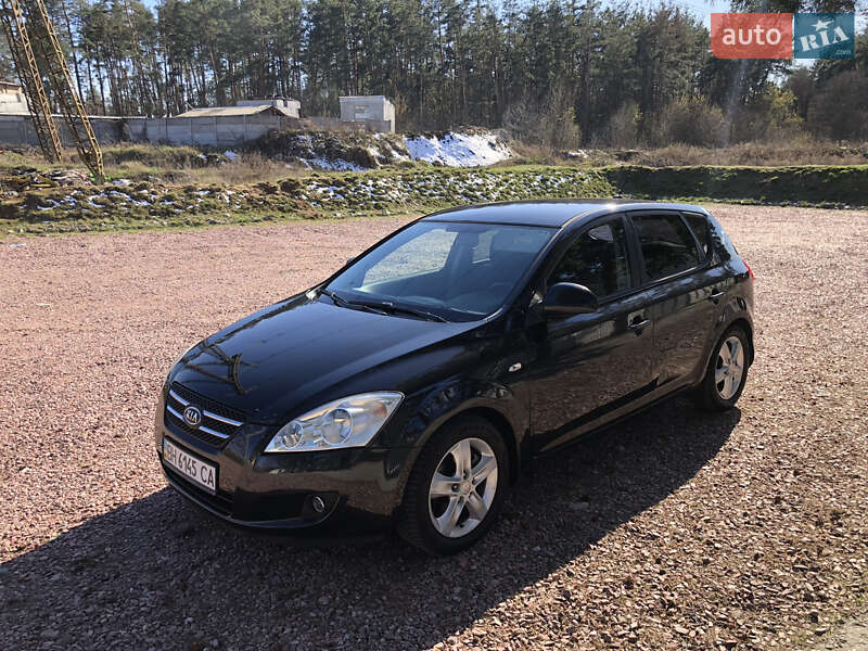 Kia Ceed (2008)