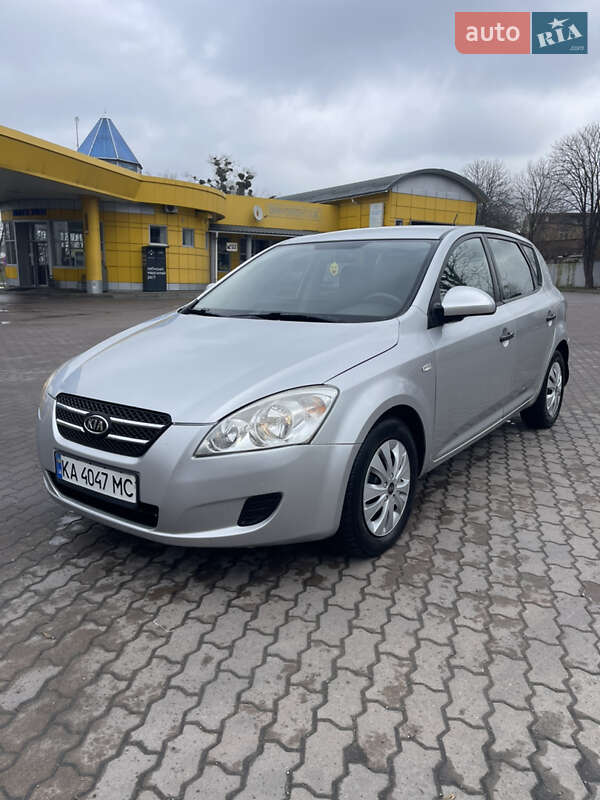 Kia Ceed (2007)