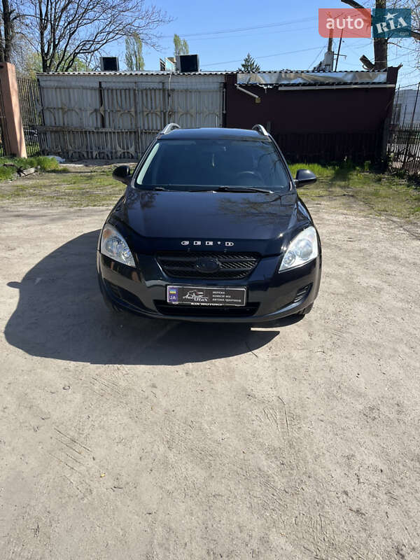 Kia Ceed (2008)