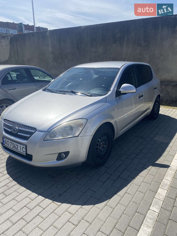 Kia Ceed (2008)