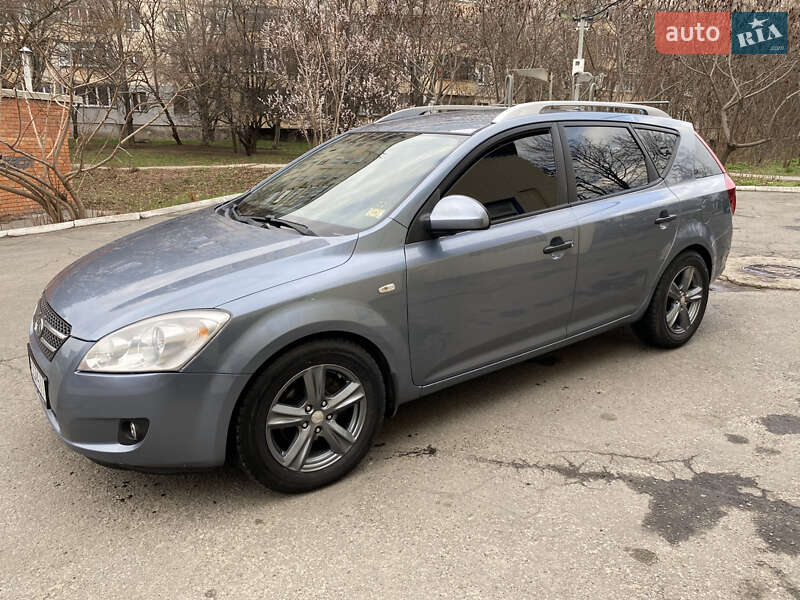Kia Ceed (2008)