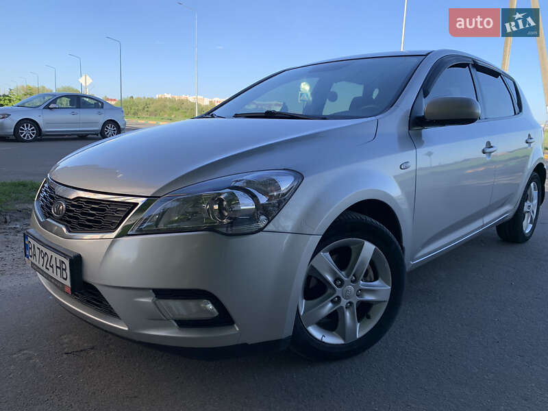Kia Ceed (2011)