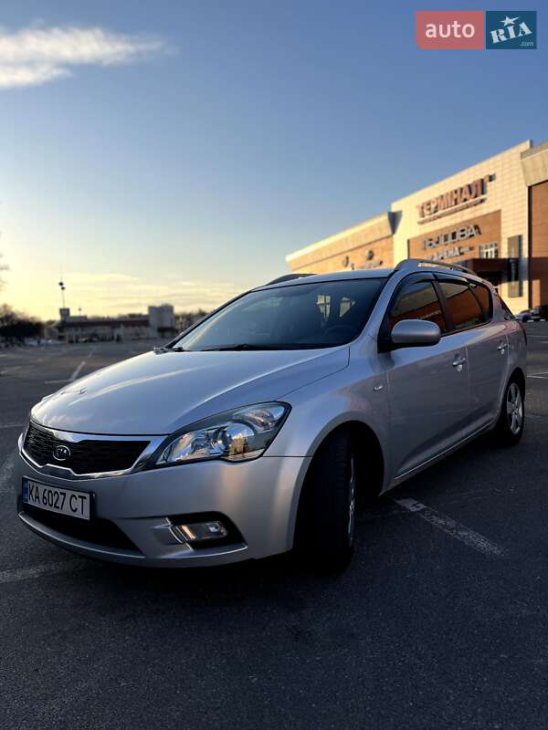 Kia Ceed (2011)