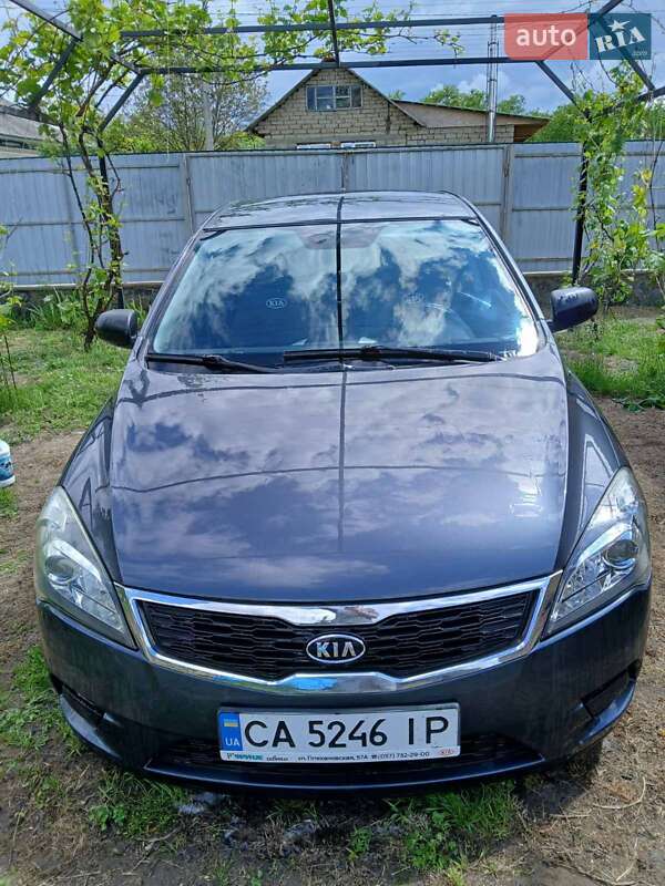 Kia Ceed (2011)