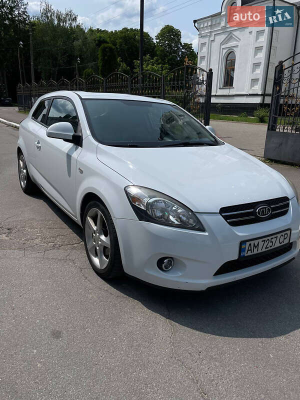 Kia Ceed (2008)