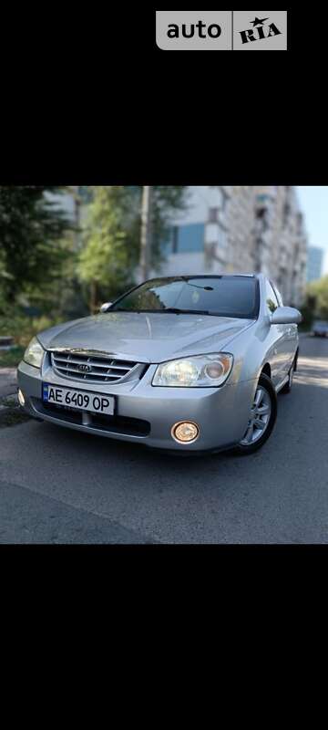 Kia Cerato (2005)