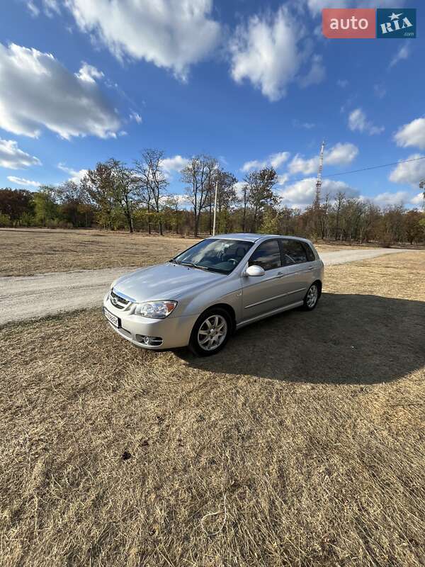 Kia Cerato (2005)