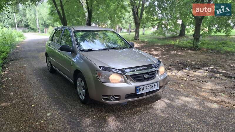 Kia Cerato (2005)