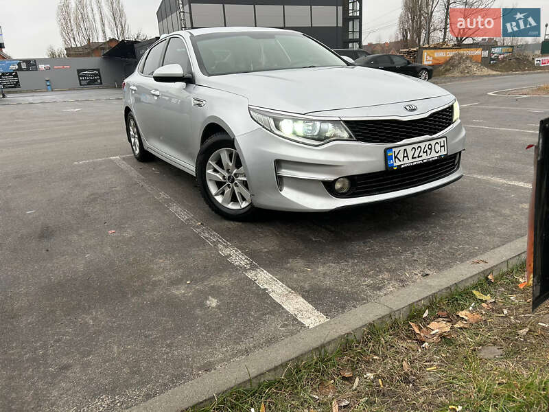 Kia K5 (2016)