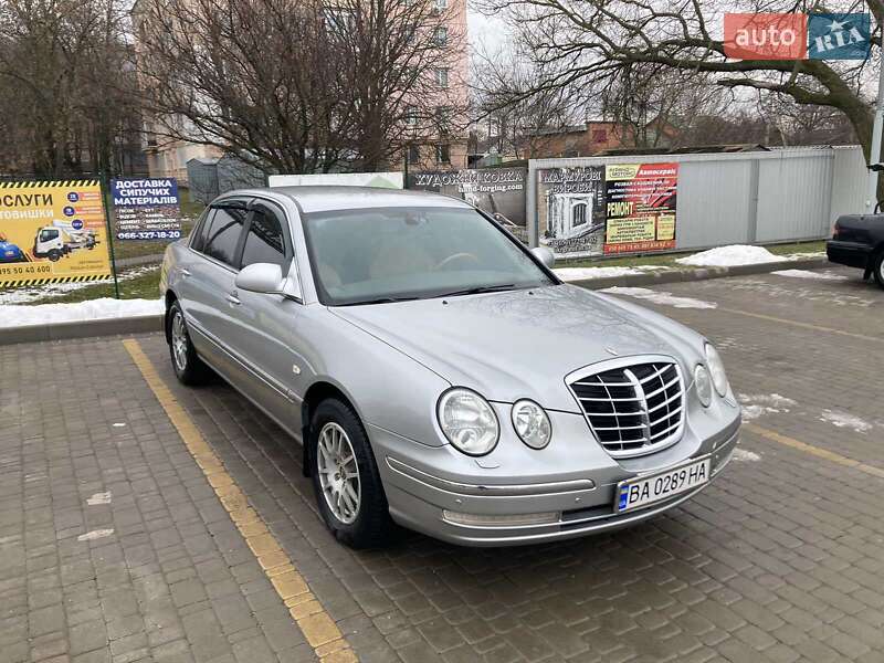 Kia Opirus (2005)