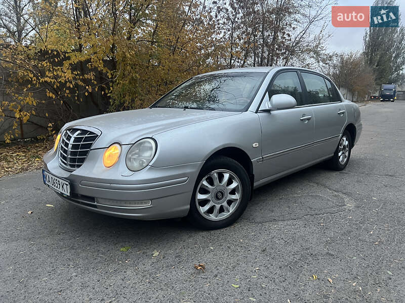 Kia Opirus (2005)