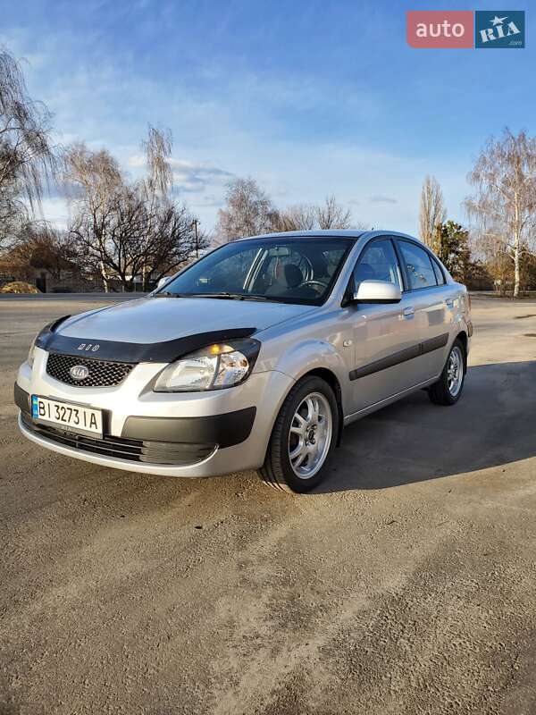 Kia Rio (2009)
