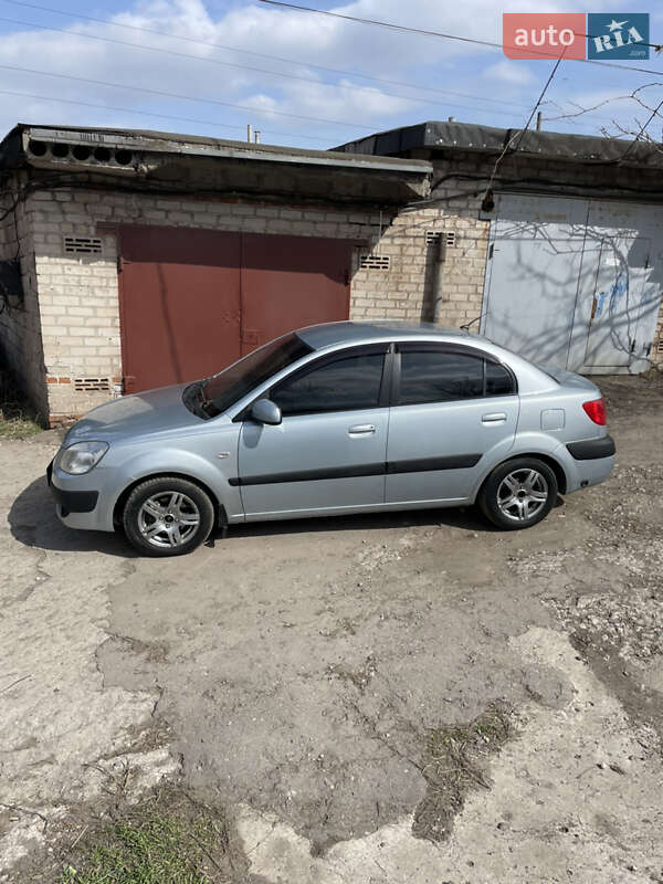 Kia Rio (2008)