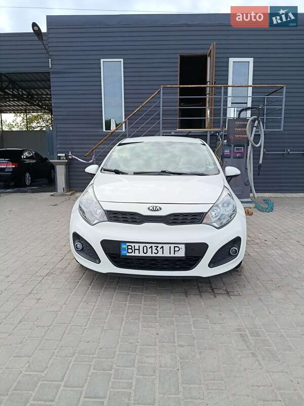 Kia Rio (2012)