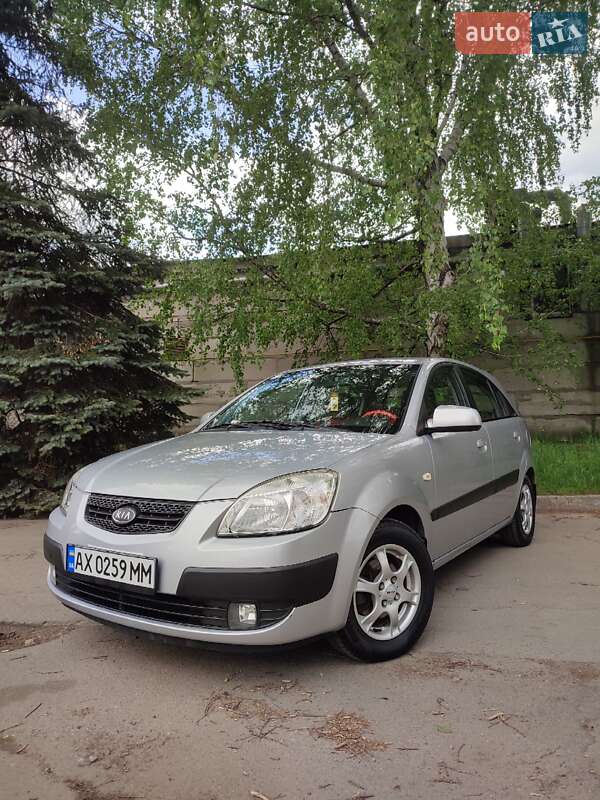 Kia Rio (2005)