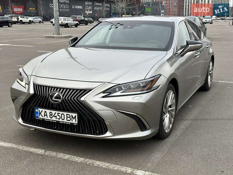 Lexus Es (2020)
