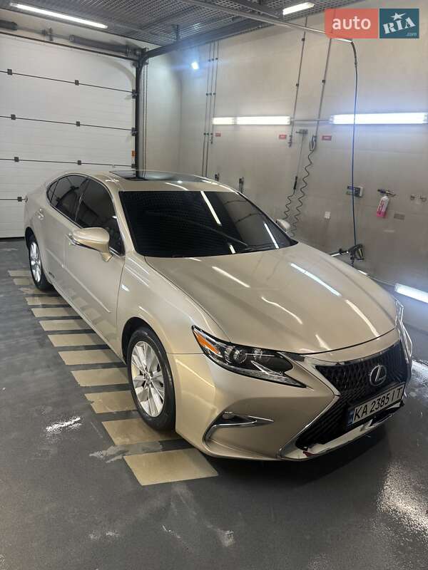 Lexus Es (2014)