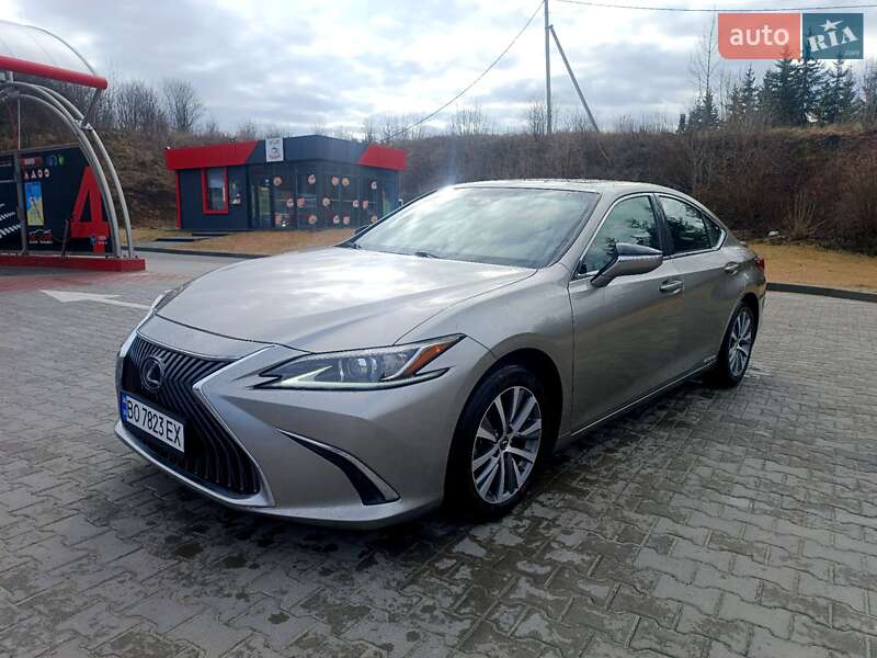 Lexus Es (2019)