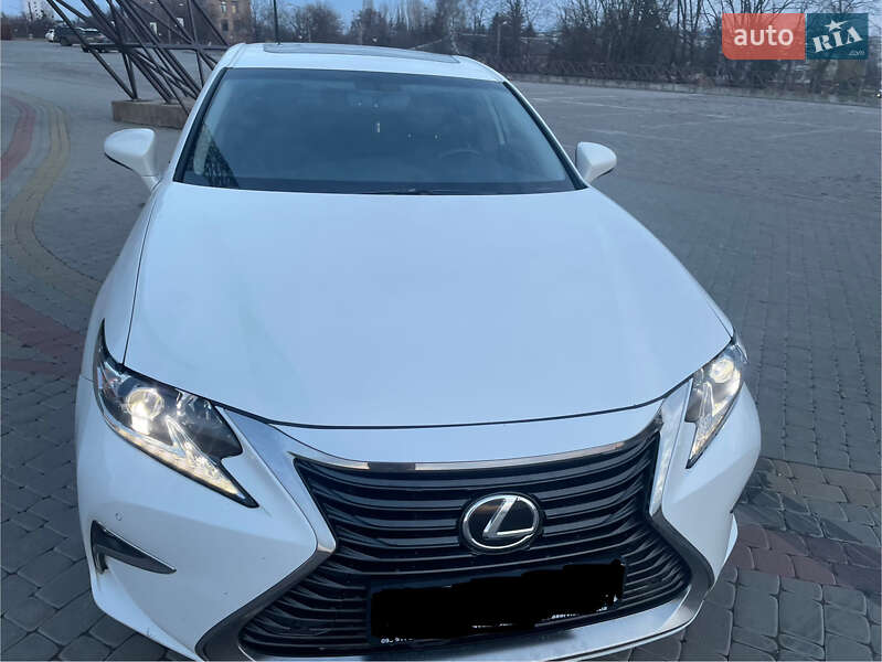 Lexus Es (2017)