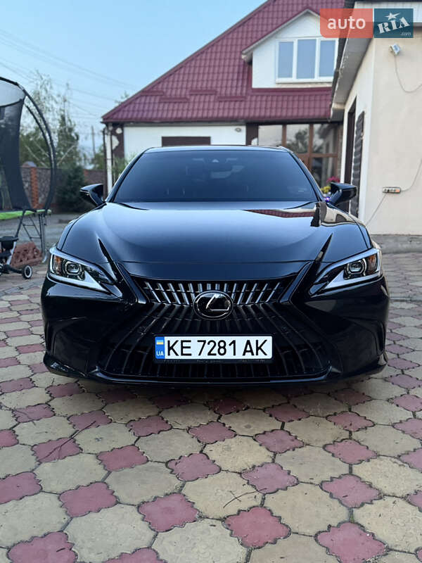 Lexus Es (2022)