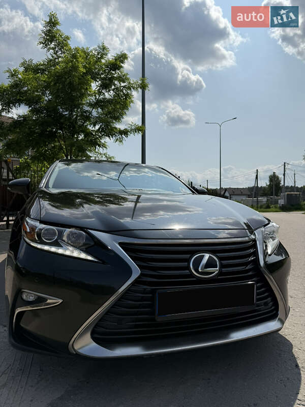 Lexus Es (2017)