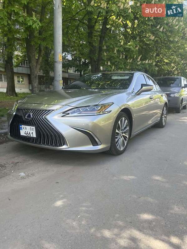 Lexus Es (2019)