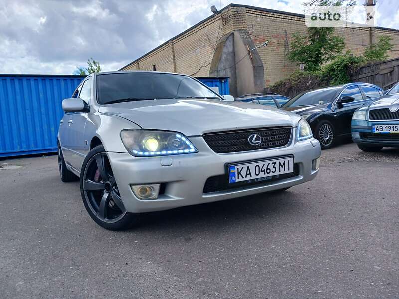 Lexus Is 200 (2001)