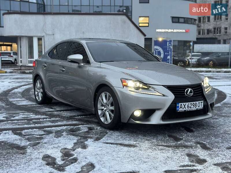 Lexus Is (2015)
