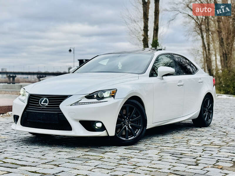 Lexus Is (2016)