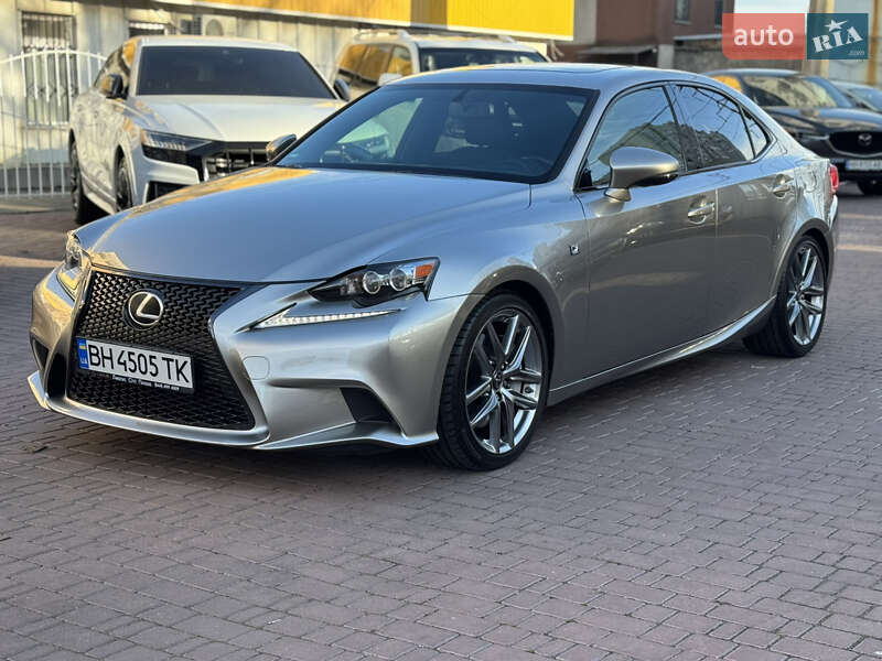 Lexus Is (2015)