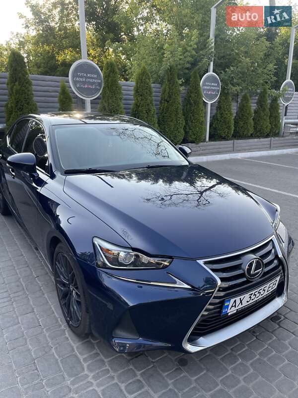 Lexus Is (2017)